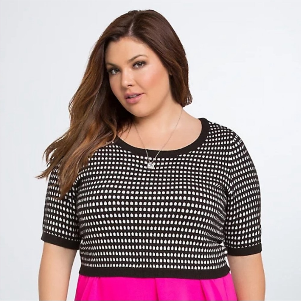 Bundle 3/$15, Torrid gray and white cropped jacquard sweater, size 5 (30W). EUC